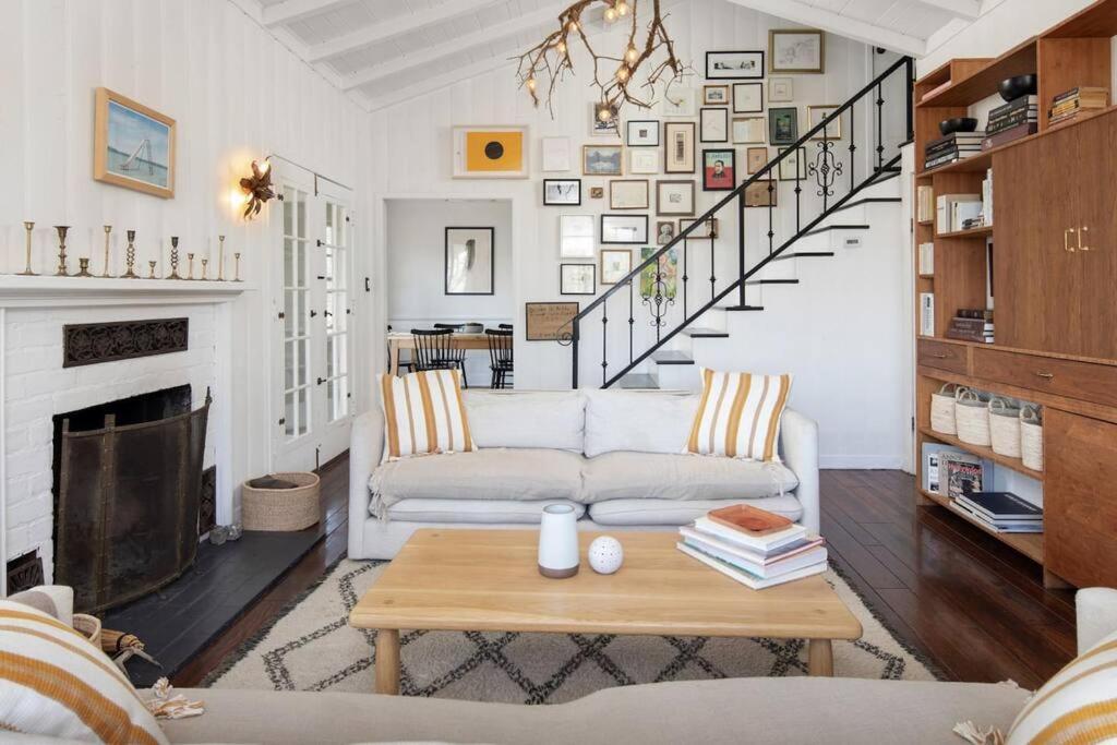 Hollywood Hills W Views In Laurel Canyon *