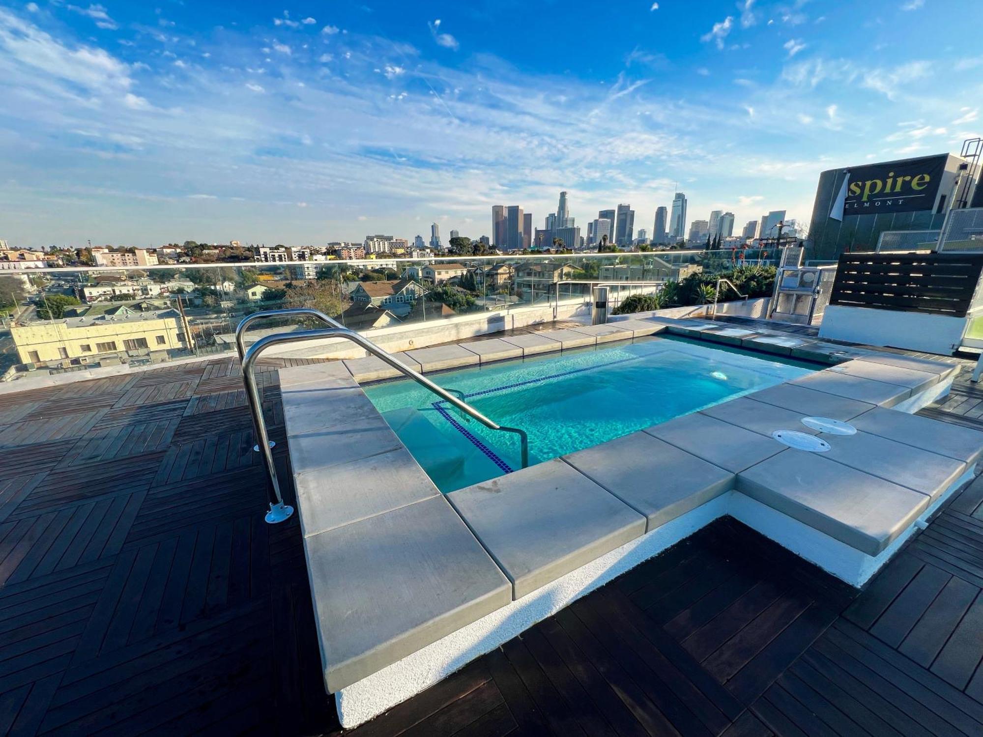 Downtown Angeles Skyline Balcony View Modern Penthouse *
