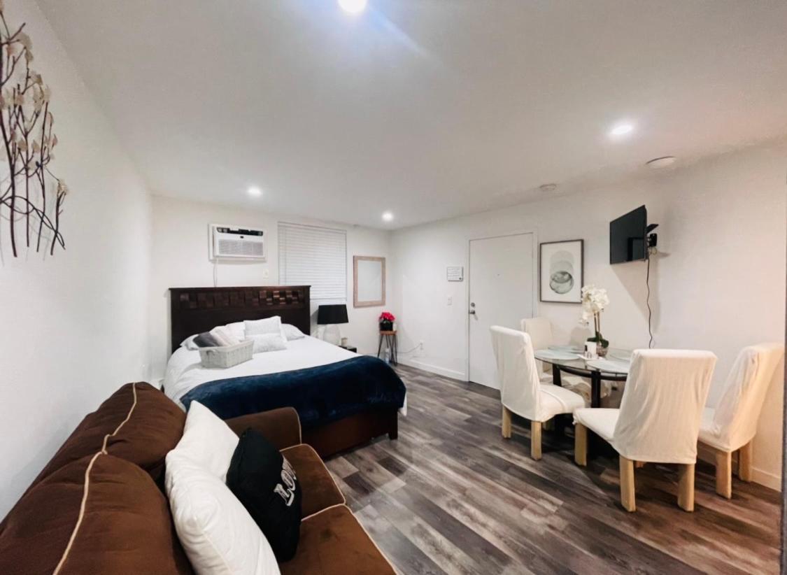 Lovely Sherman Oaks * Los Angeles