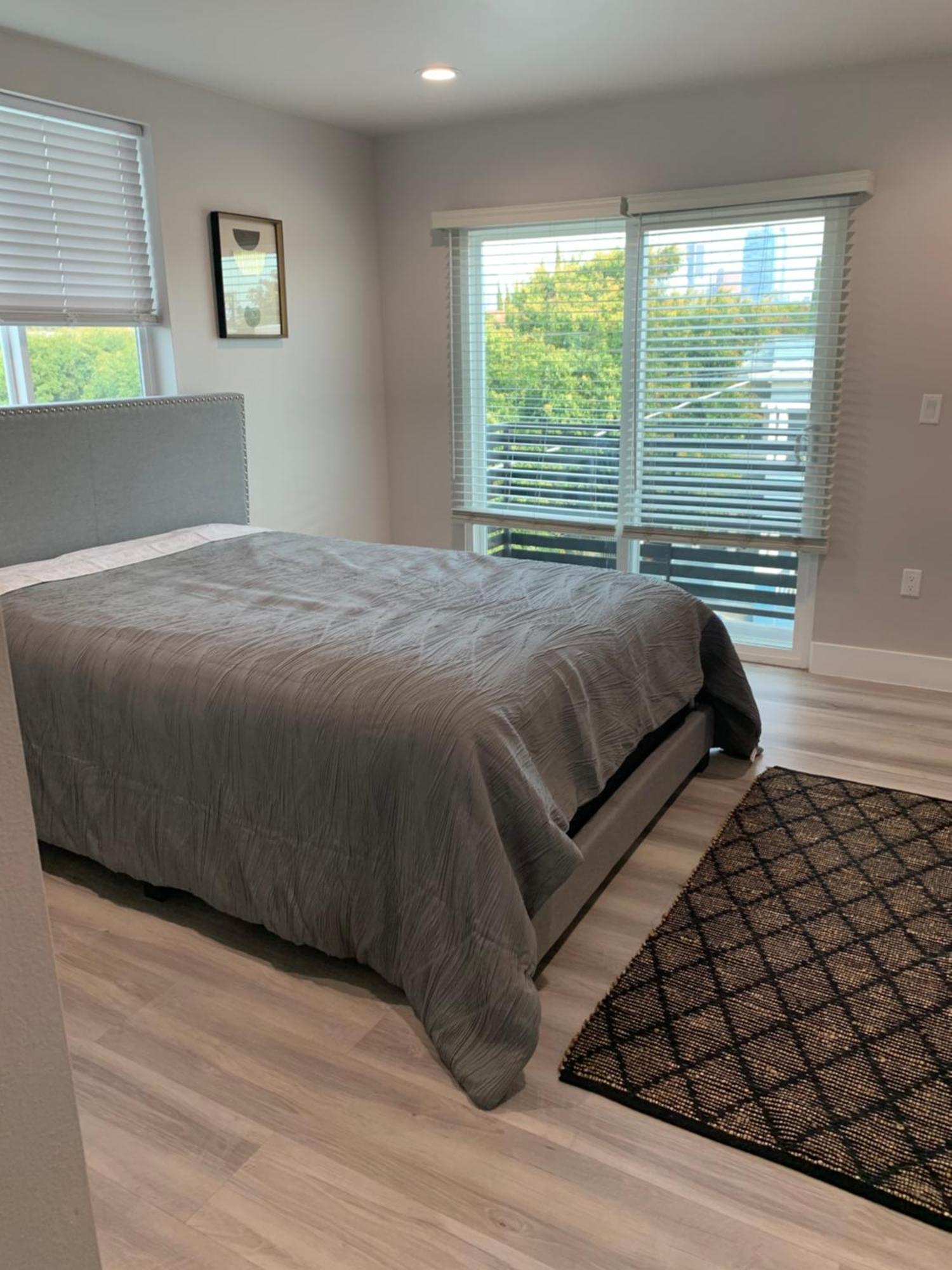 Private In New With Full Bath Los Angeles