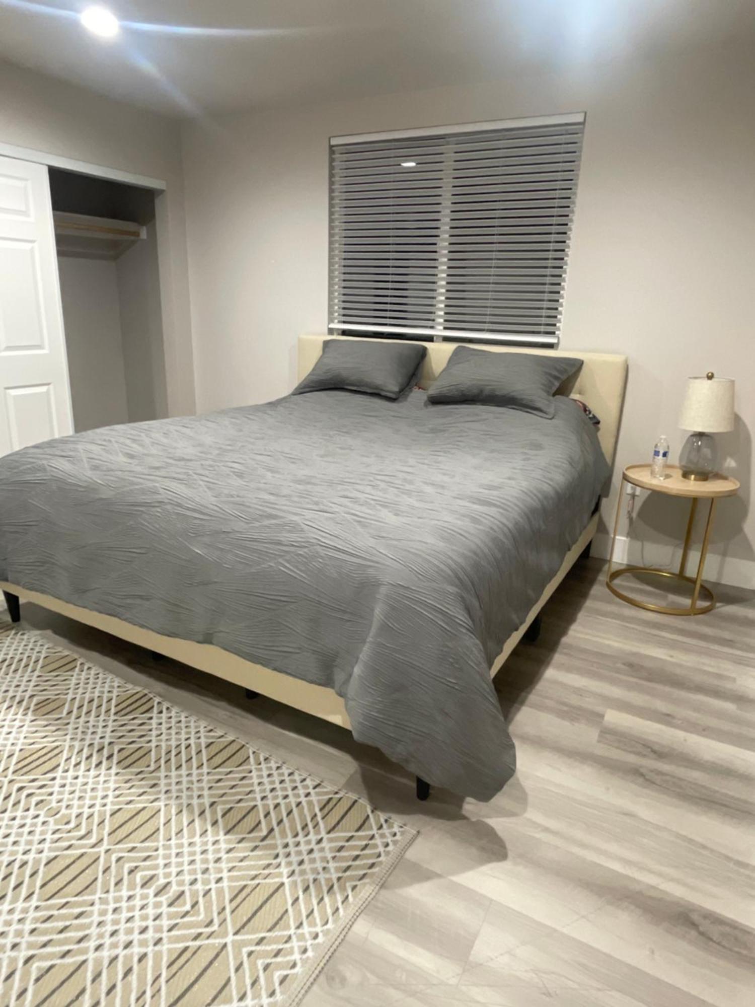 Private In New With Full Bath Hostel *