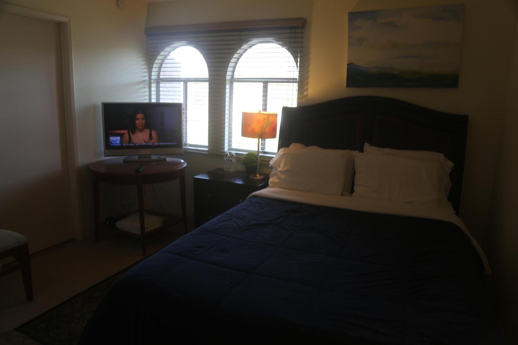 In Hollywood Hills Bed & Breakfast Los Angeles