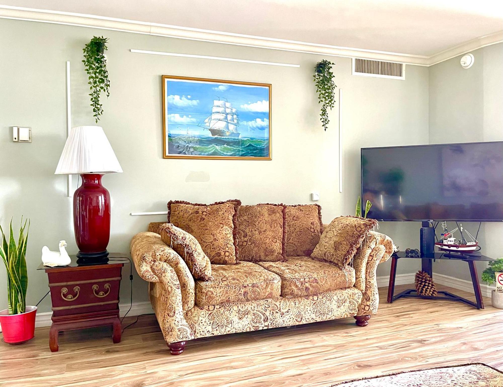 Luxury 1 Bd & 1br With Fantastic Marina View Apartment