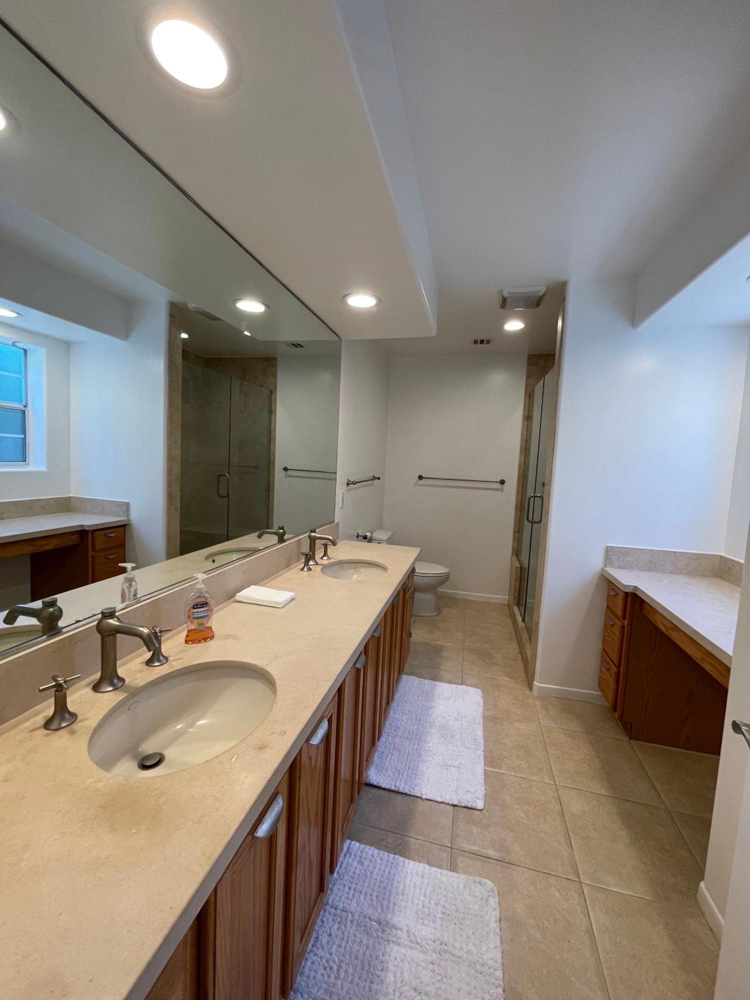 Charming Bright Traditional In Sherman Oaks Homestay *