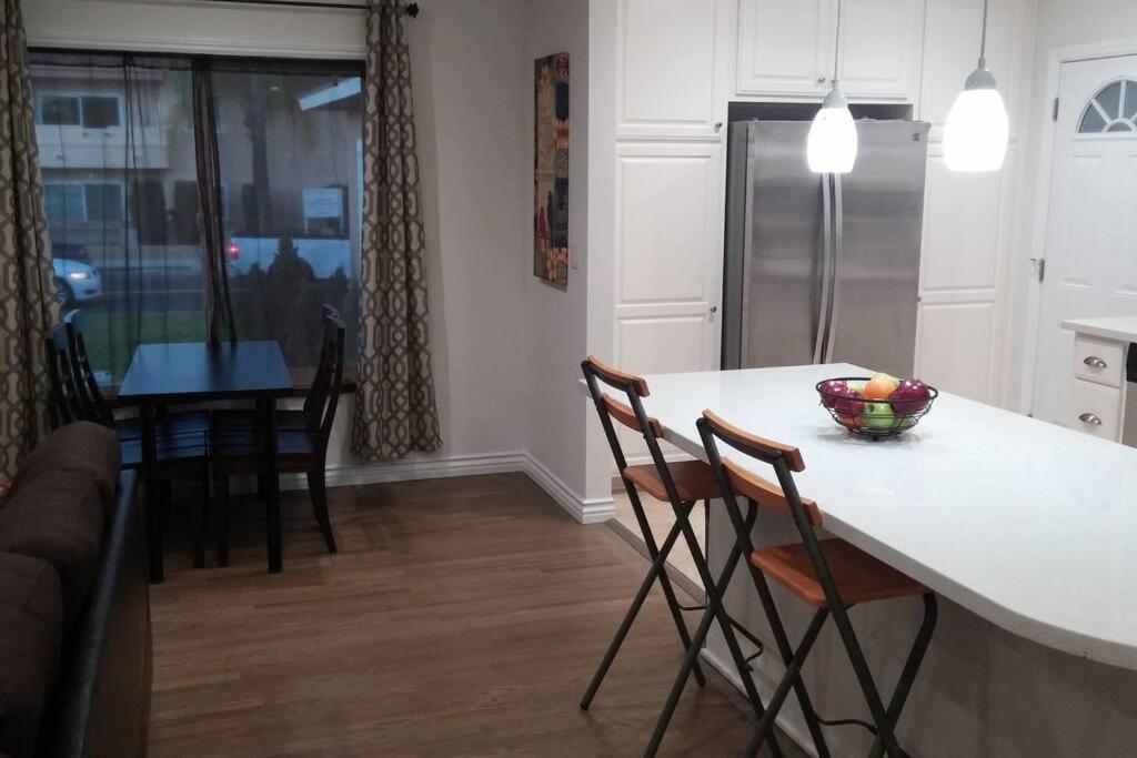 Holiday home Family Getaway 3 Bedroom 2 Bath In Lomita, Ca. *
