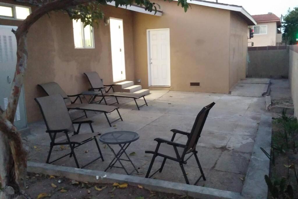 Family Getaway 3 Bedroom 2 Bath In Lomita, Ca.