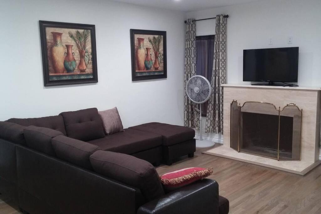 Family Getaway 3 Bedroom 2 Bath In Lomita, Ca.