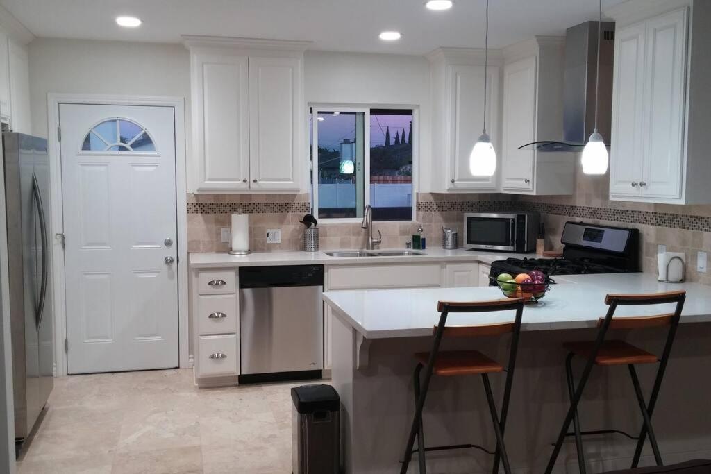Holiday home Family Getaway 3 Bedroom 2 Bath In Lomita, Ca. Los Angeles