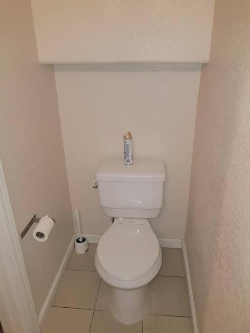 4 Bedrooms & 2.5 Bathrooms In La