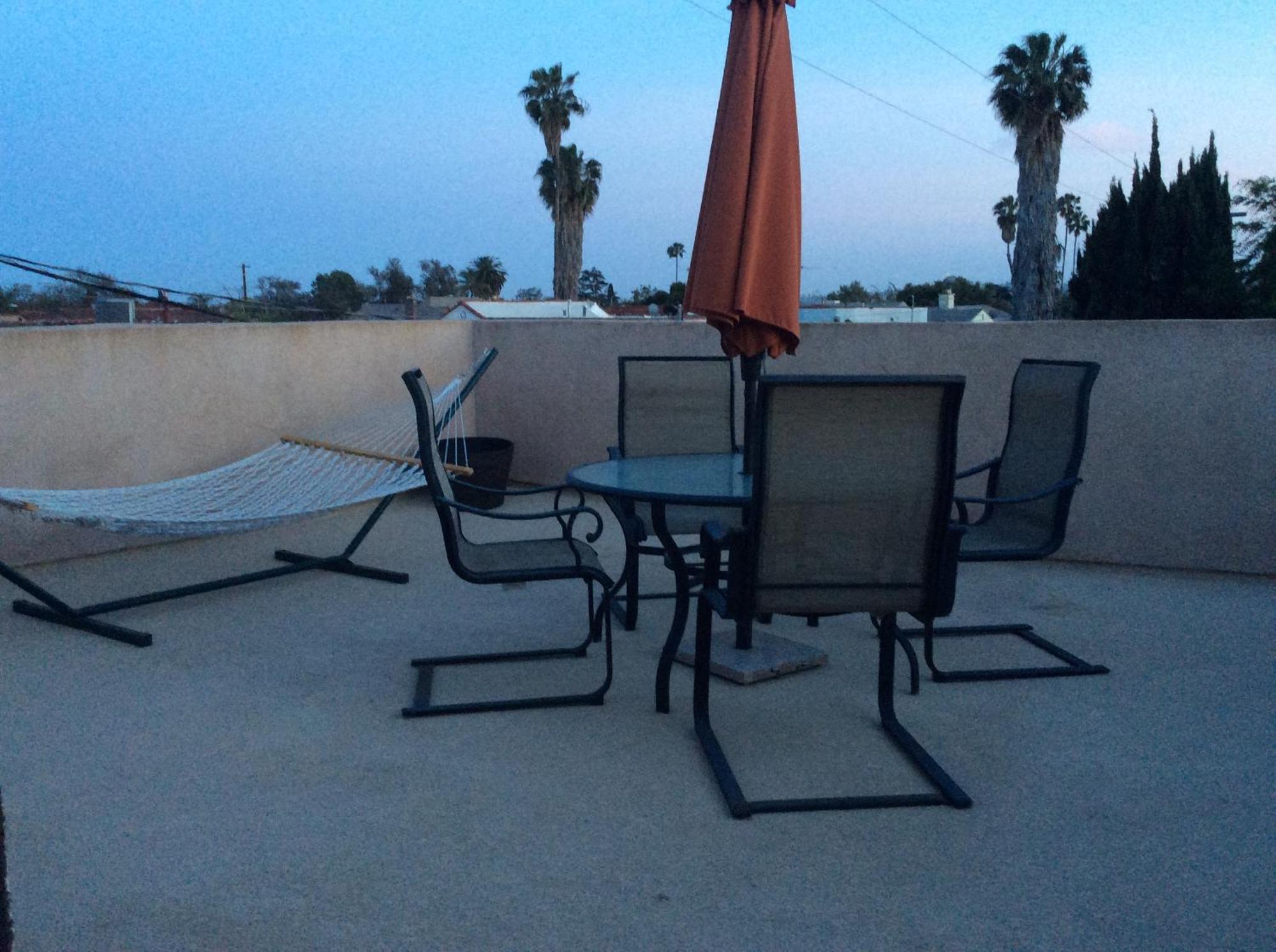 4 Bedrooms & 2.5 Bathrooms In La Holiday home Los Angeles
