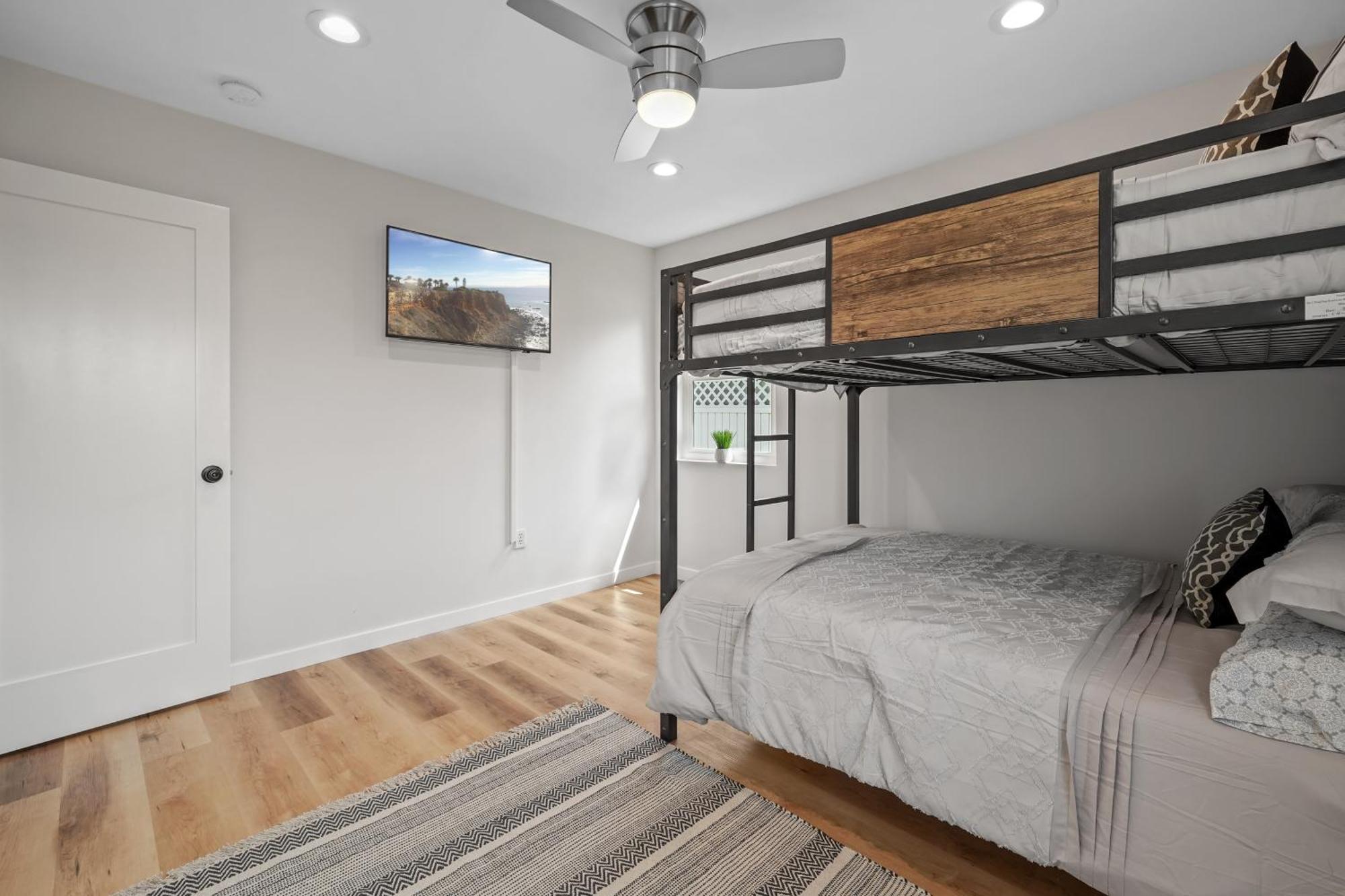 Angeles Inglewood Completely Renovated Oasis