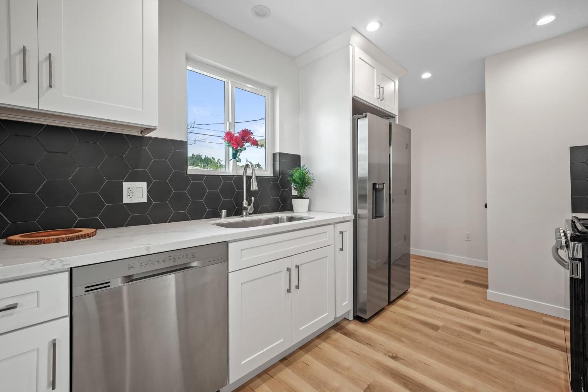 Angeles Inglewood Completely Renovated Oasis