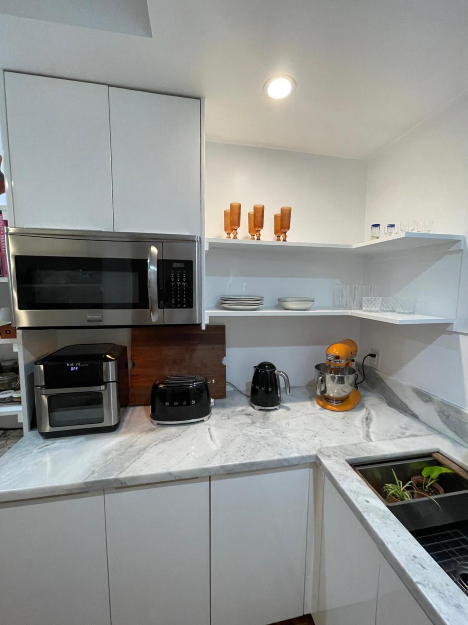 Spacious Getaway @ Echo Park Ranch - Luxury Indoor/ Outdoor Steps From Sunset Blvd, Echo Park Lake, Dodgers Stadium *