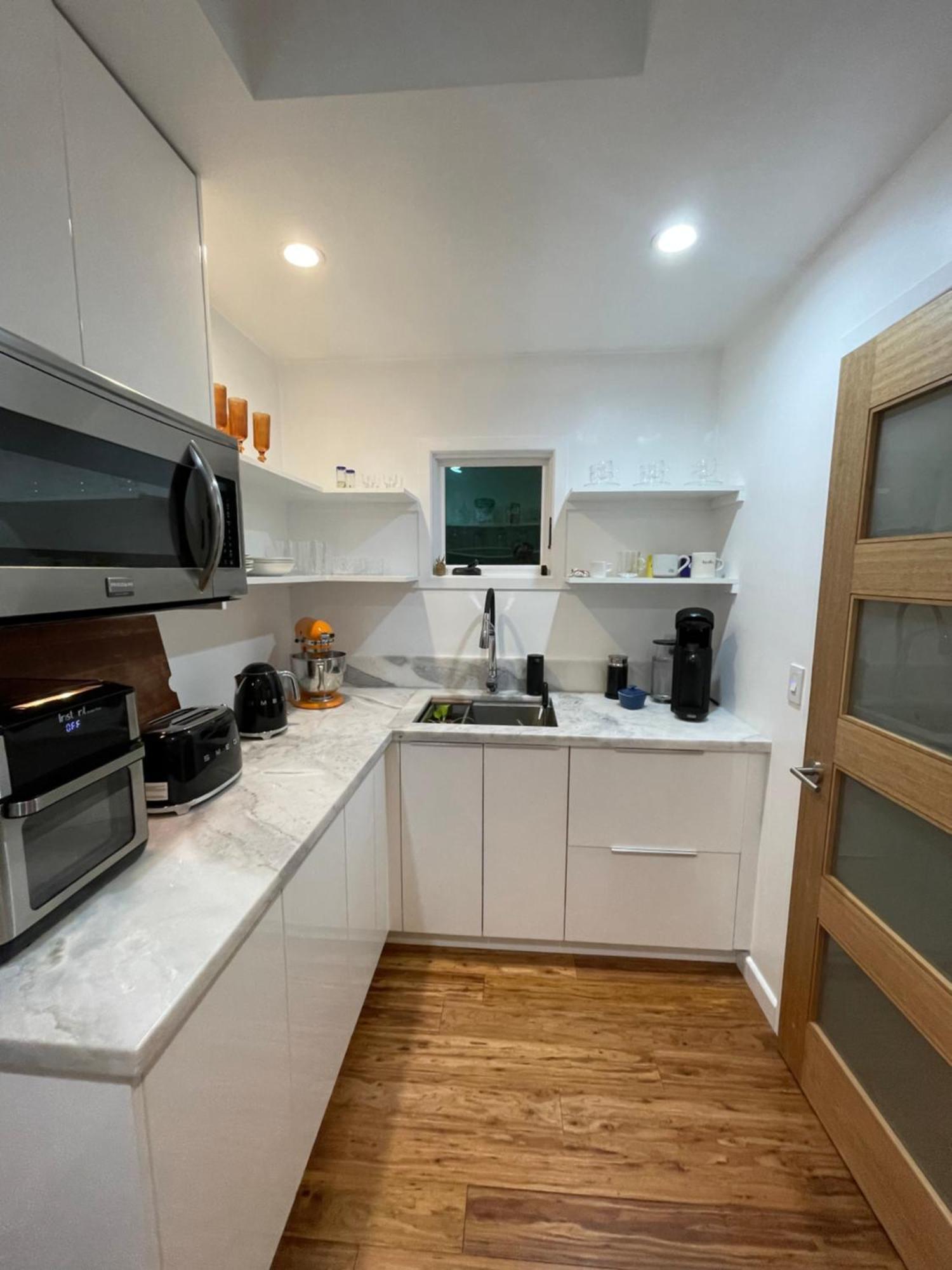 Spacious Getaway @ Echo Park Ranch - Luxury Indoor/ Outdoor Steps From Sunset Blvd, Echo Park Lake, Dodgers Stadium * Los Angeles