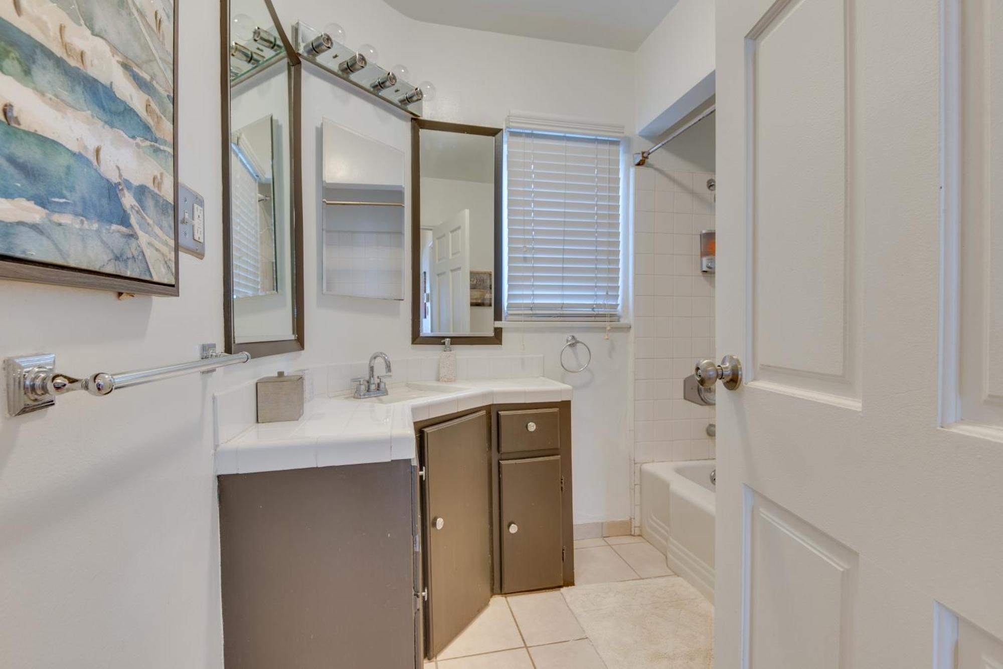 North Hollywood Getaway 14 Mi To Downtown! Holiday home *