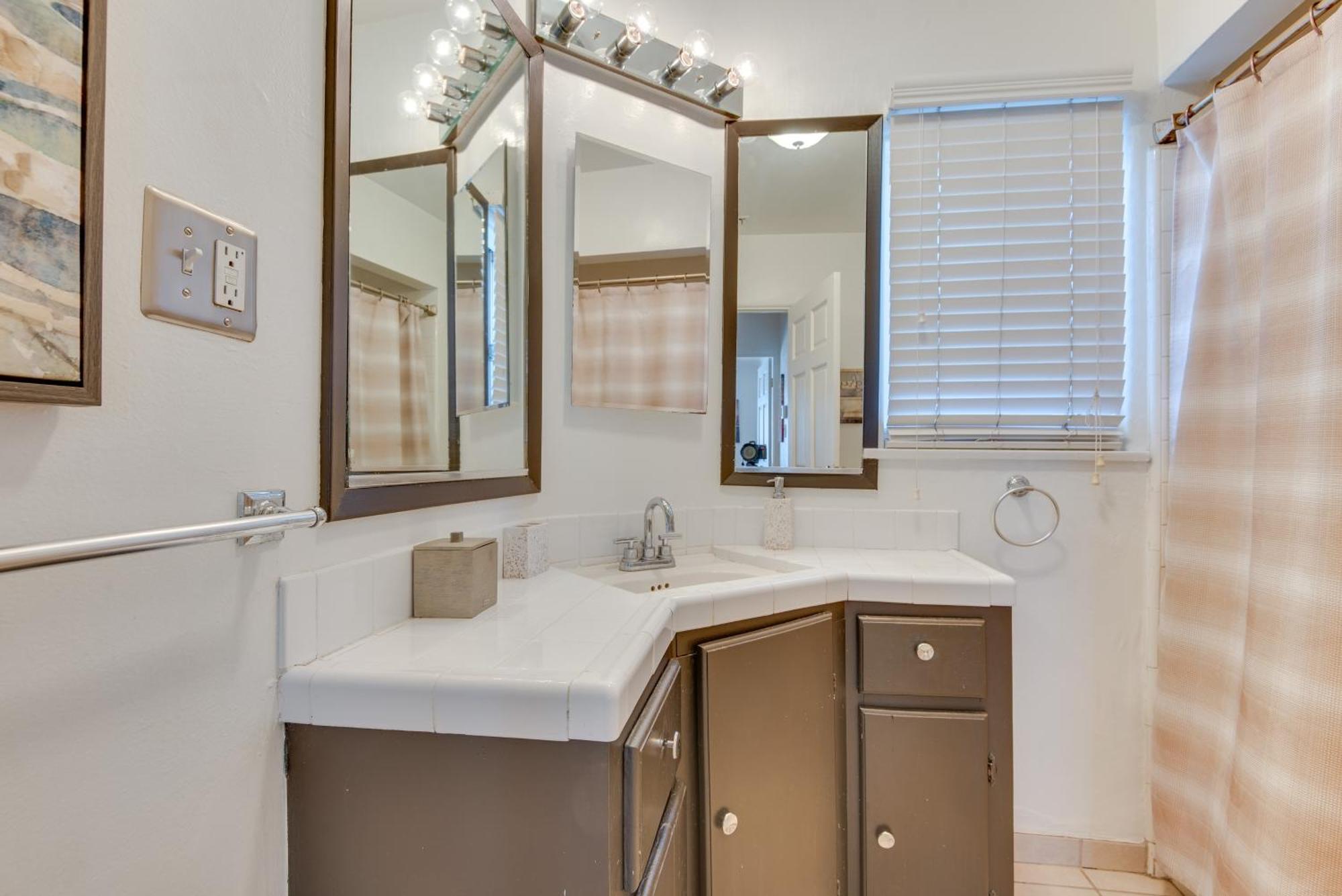 North Hollywood Getaway 14 Mi To Downtown! Holiday home