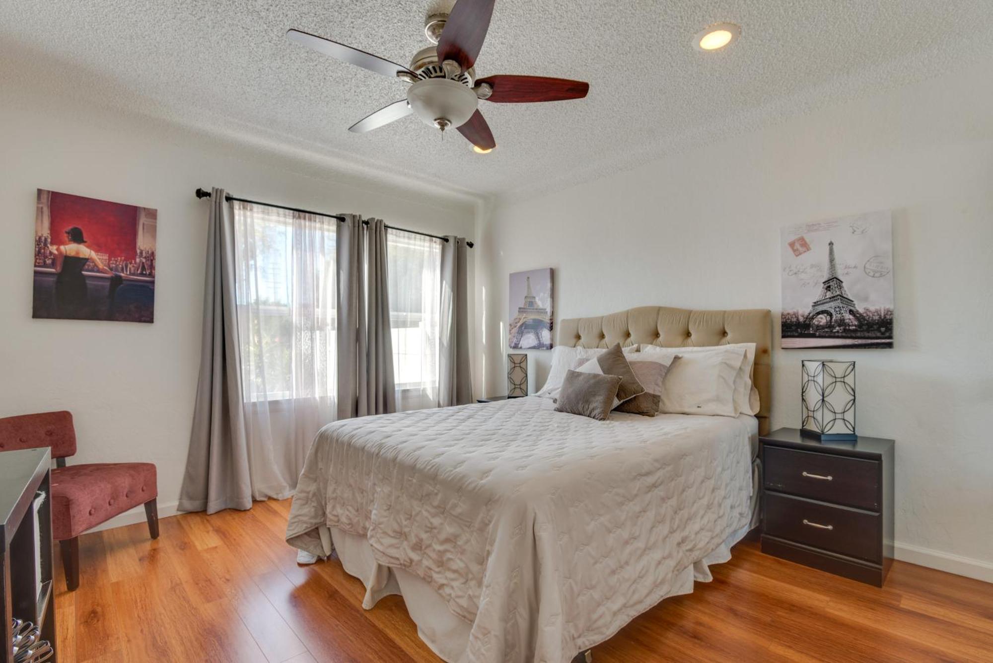 Holiday home North Hollywood Getaway 14 Mi To Downtown! *