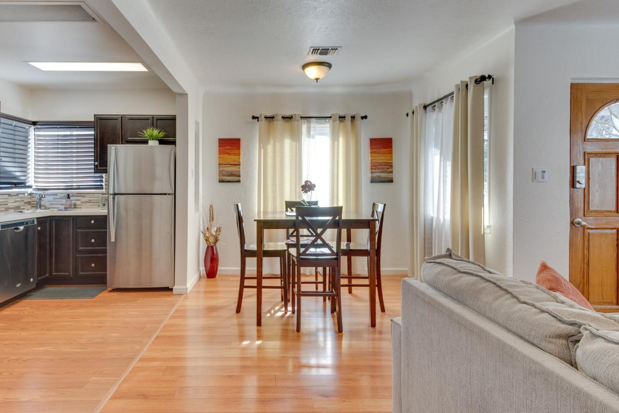 North Hollywood Getaway 14 Mi To Downtown! Holiday home