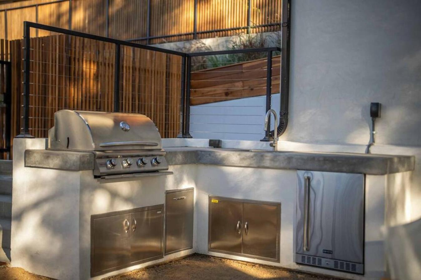 Skyline Serenity Lux Hilltop Retreat And Sauna Holiday home *