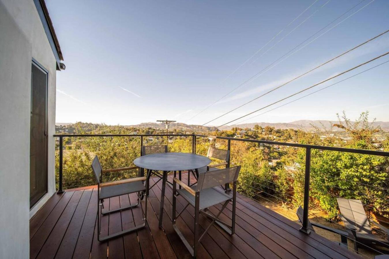 Skyline Serenity Lux Hilltop Retreat And Sauna Holiday home
