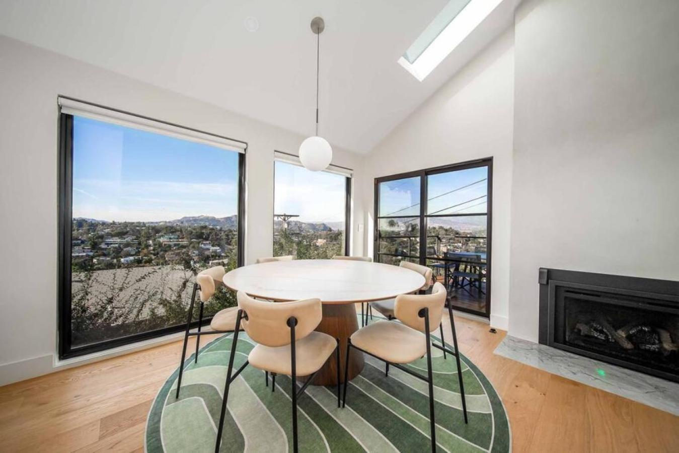 Skyline Serenity Lux Hilltop Retreat And Sauna Holiday home Los Angeles