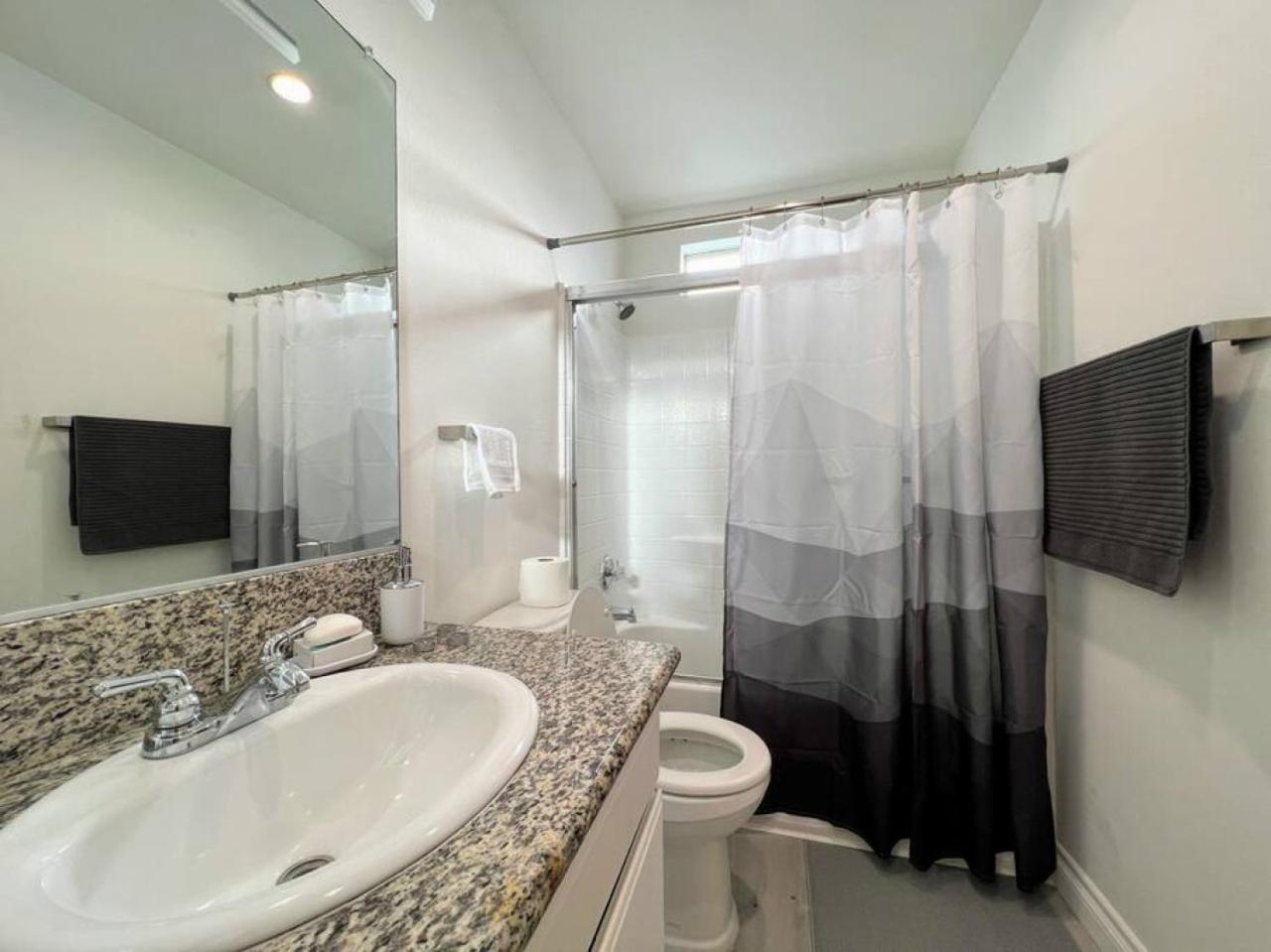 Spacious 2br Near Hollywood - Br3 * Los Angeles