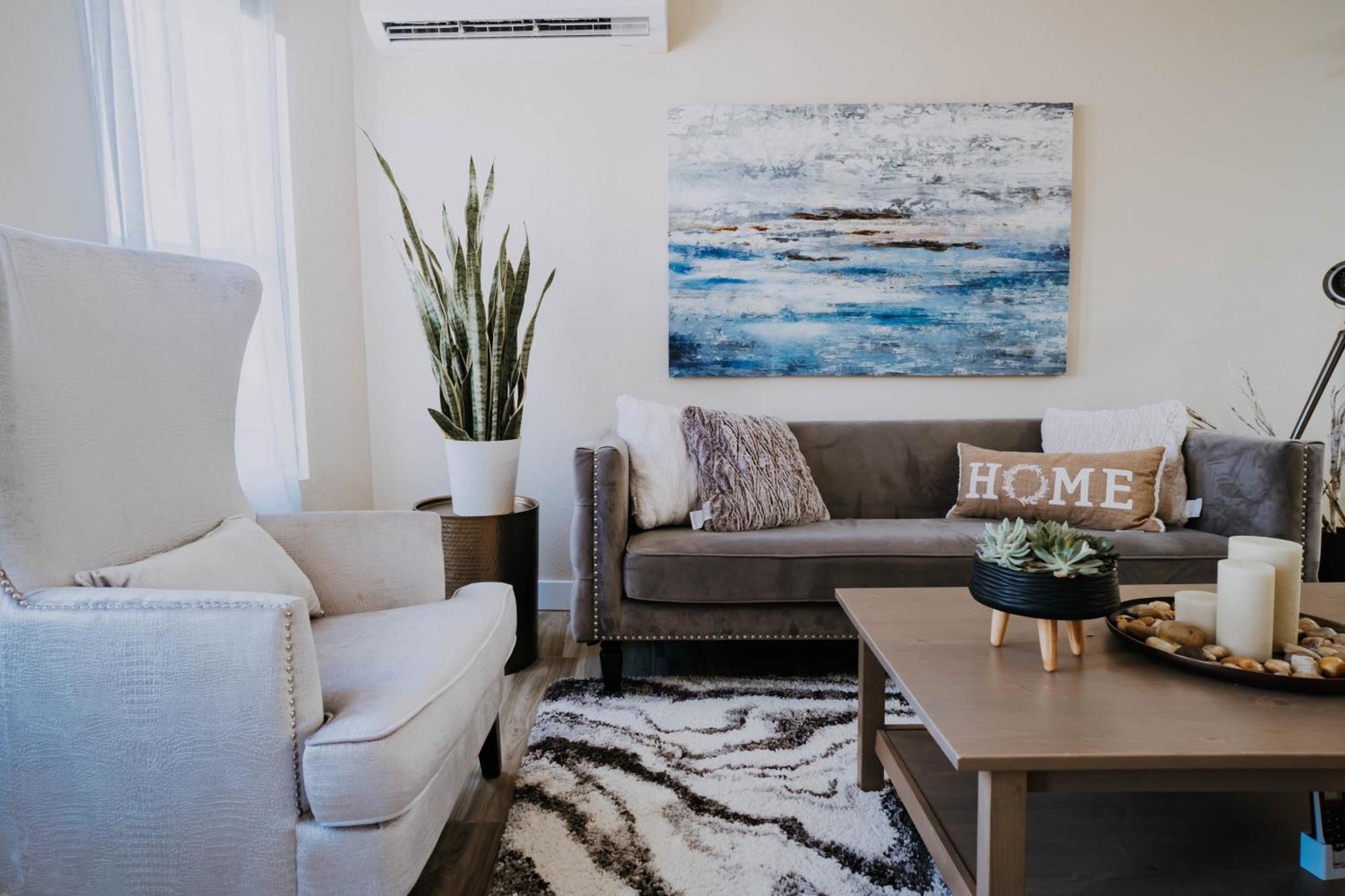 Cozy 2br Bungalow Nestled In The Heart Of La Holiday home Los Angeles
