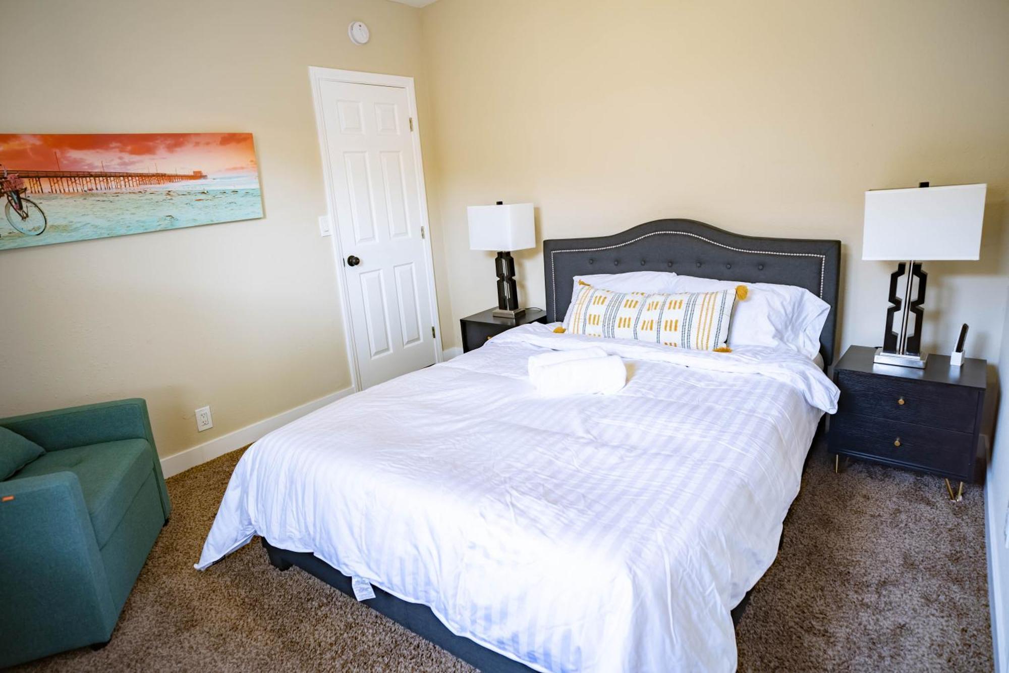 Cozy 2br Bungalow Nestled In The Heart Of La *