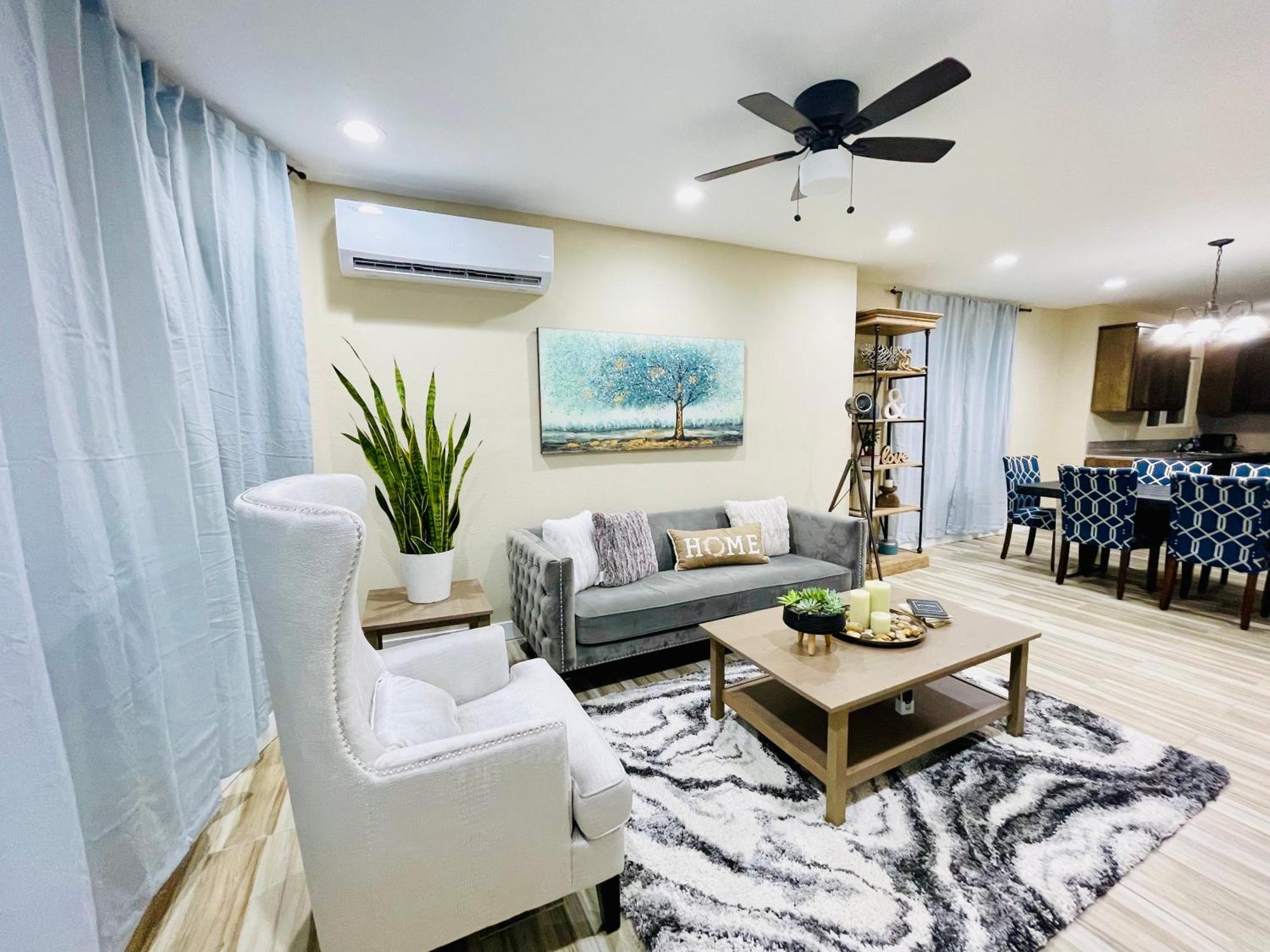 Cozy 2br Bungalow Nestled In The Heart Of La Holiday home
