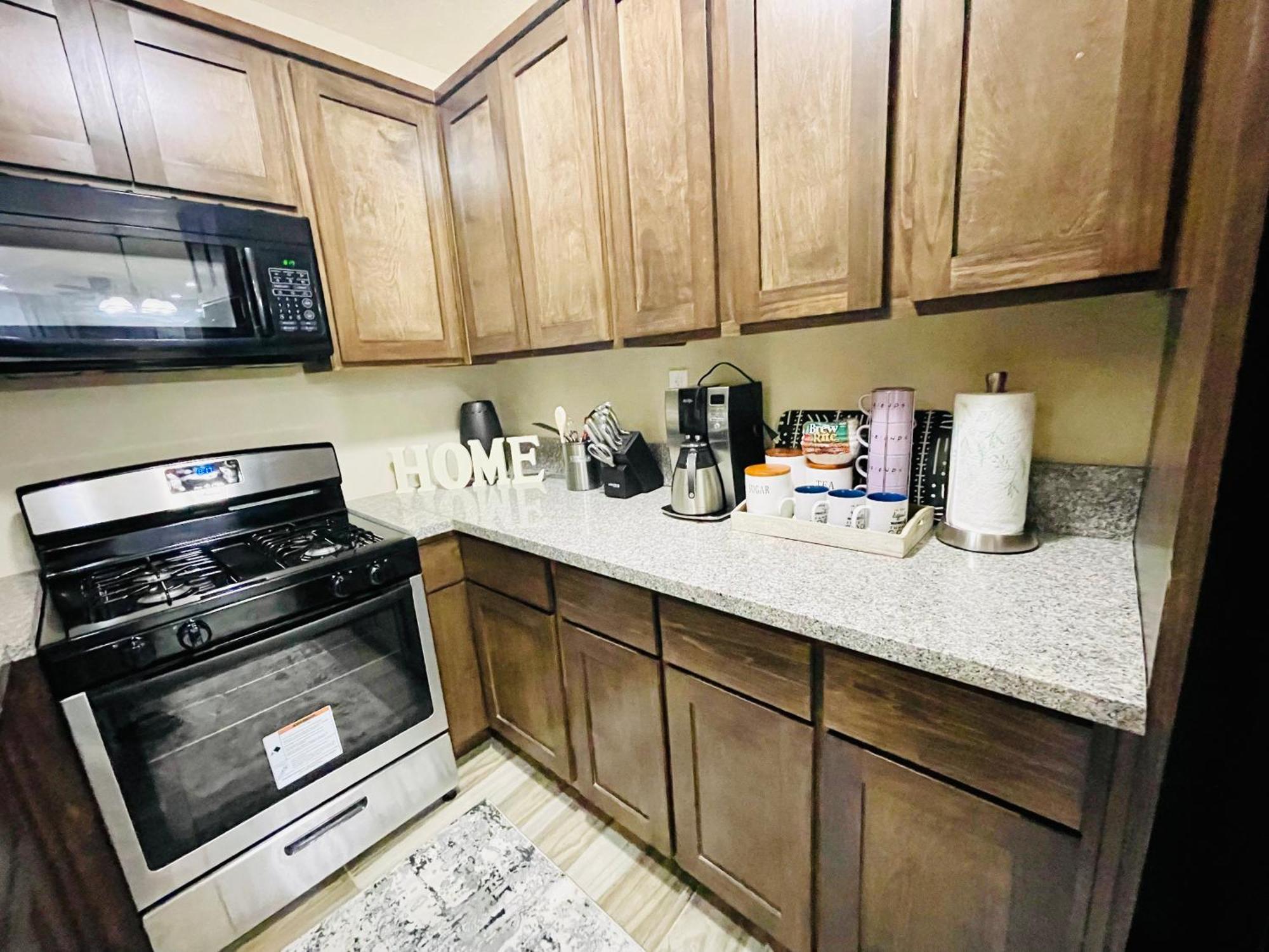 Holiday home Cozy 2br Bungalow Nestled In The Heart Of La Los Angeles