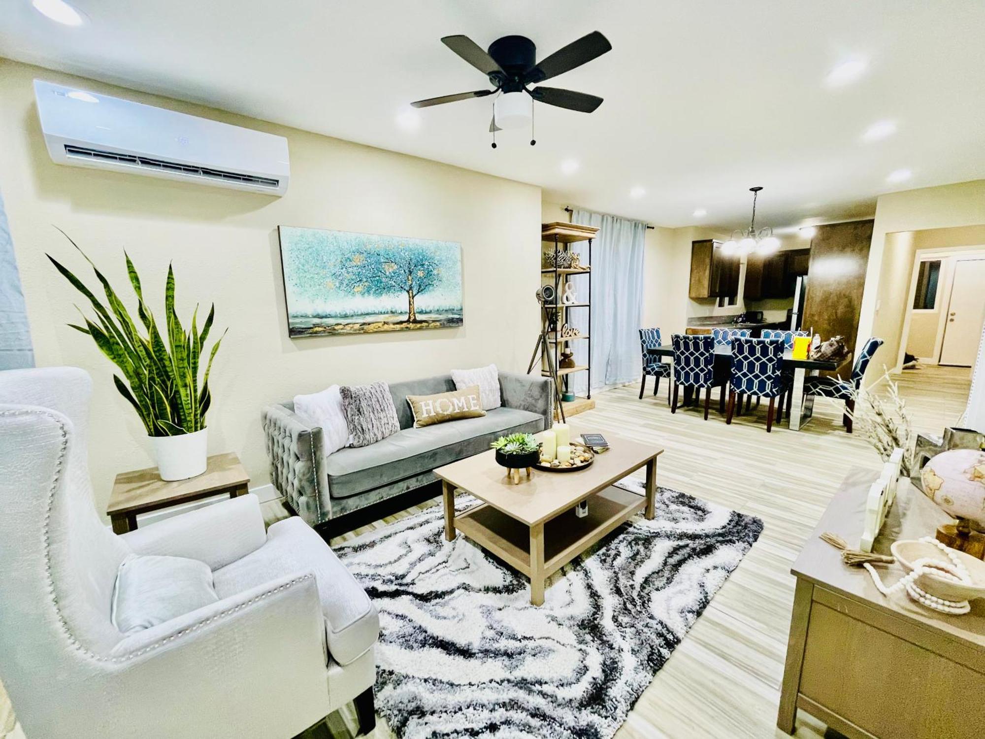 Holiday home Cozy 2br Bungalow Nestled In The Heart Of La Los Angeles