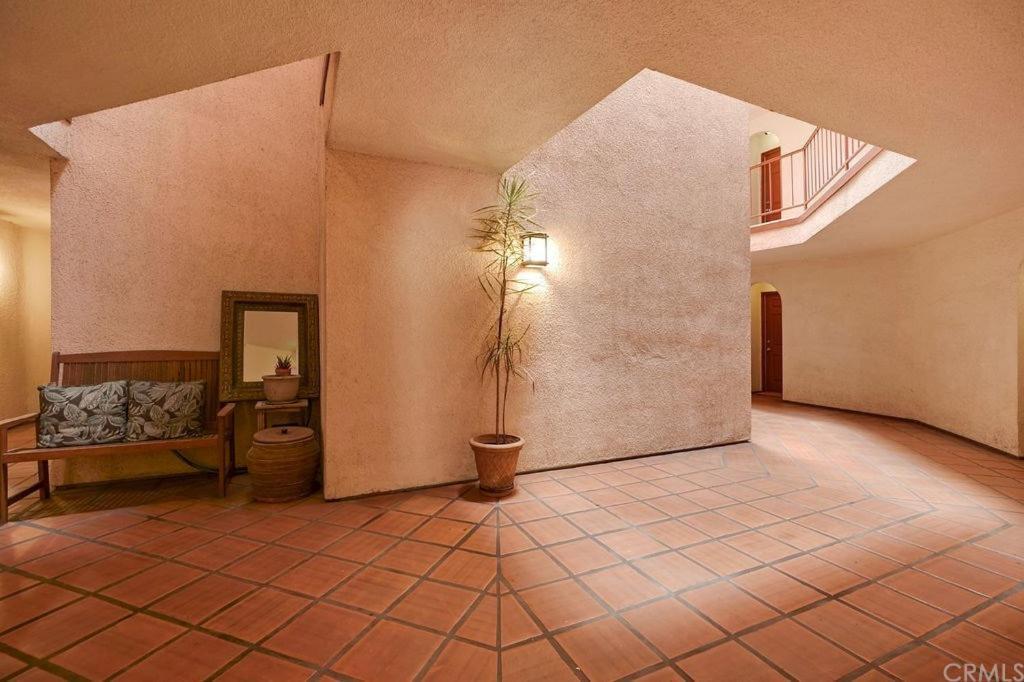 Apartment The Santa Monica Area, Any Days,newly Remodeled *