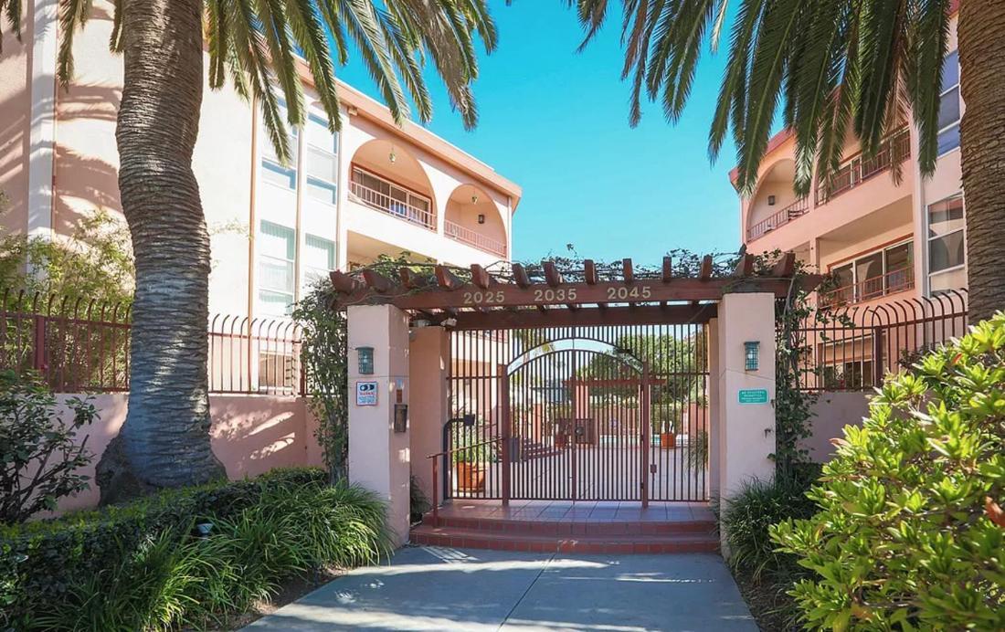 Apartment The Santa Monica Area, Any Days,newly Remodeled *