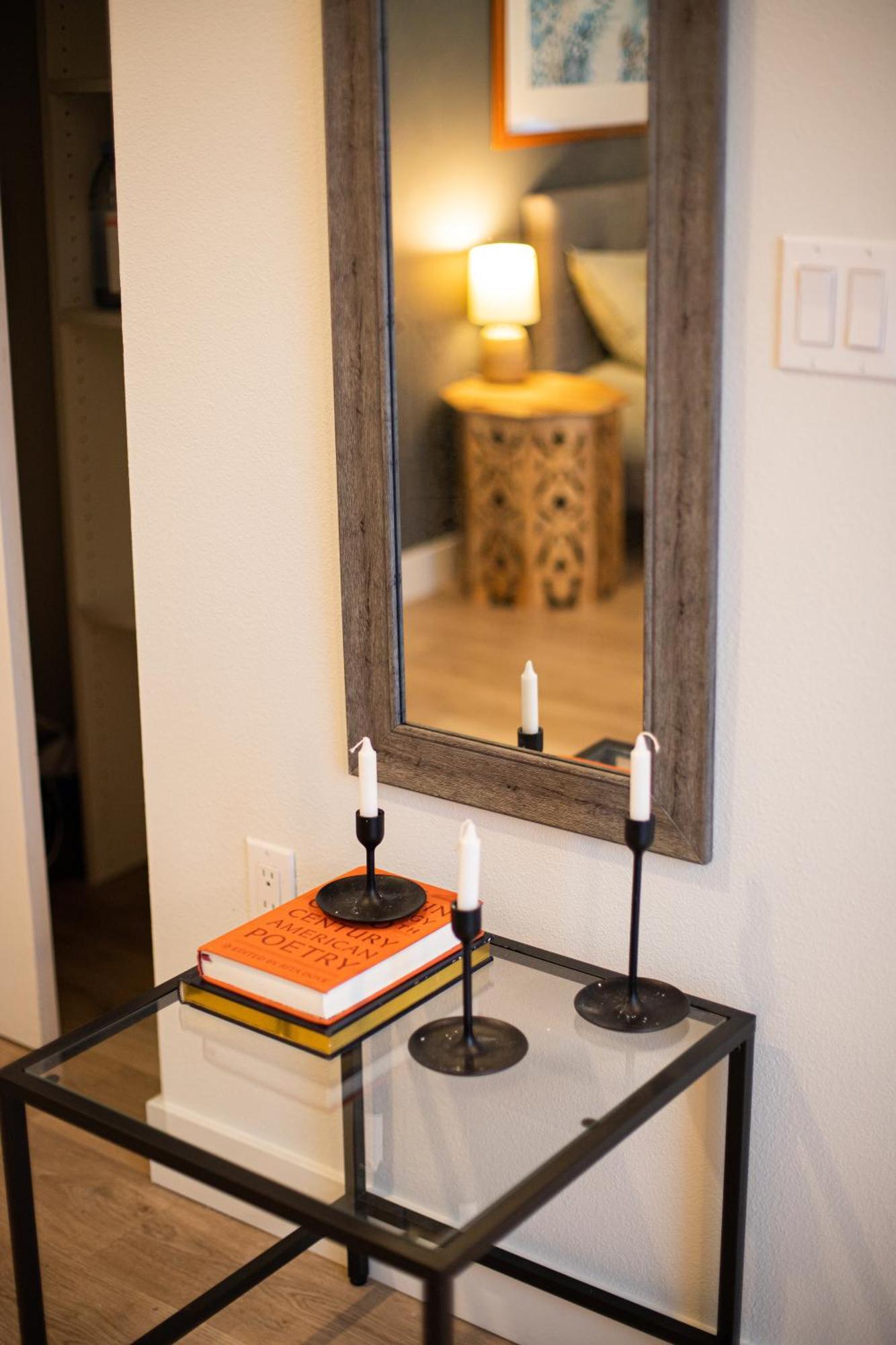 Luxury In The Prime Hollywood Location Apartment *