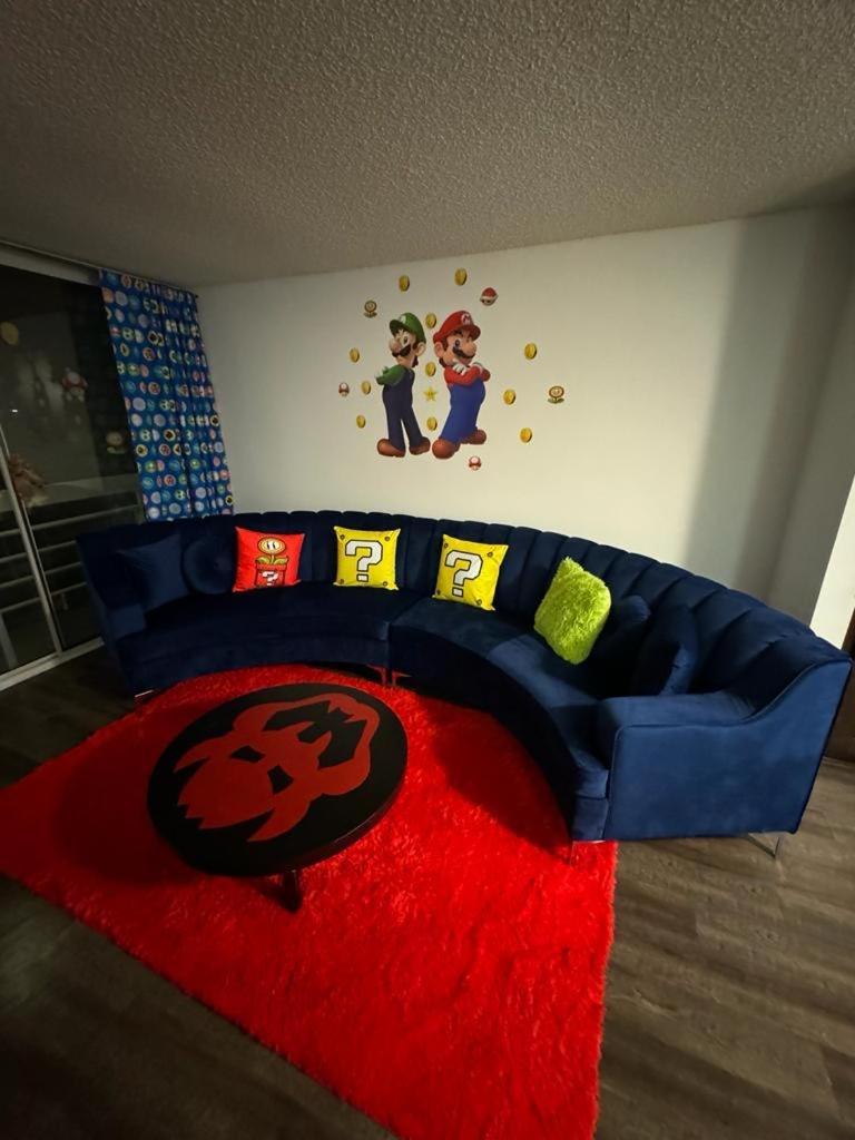 Mario, Harry Potter, & Not Themed Loft Universal 10min Loft Apartment