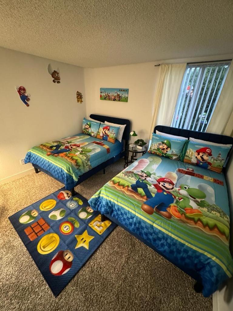 Mario, Harry Potter, & Not Themed Loft Universal 10min Loft Apartment *