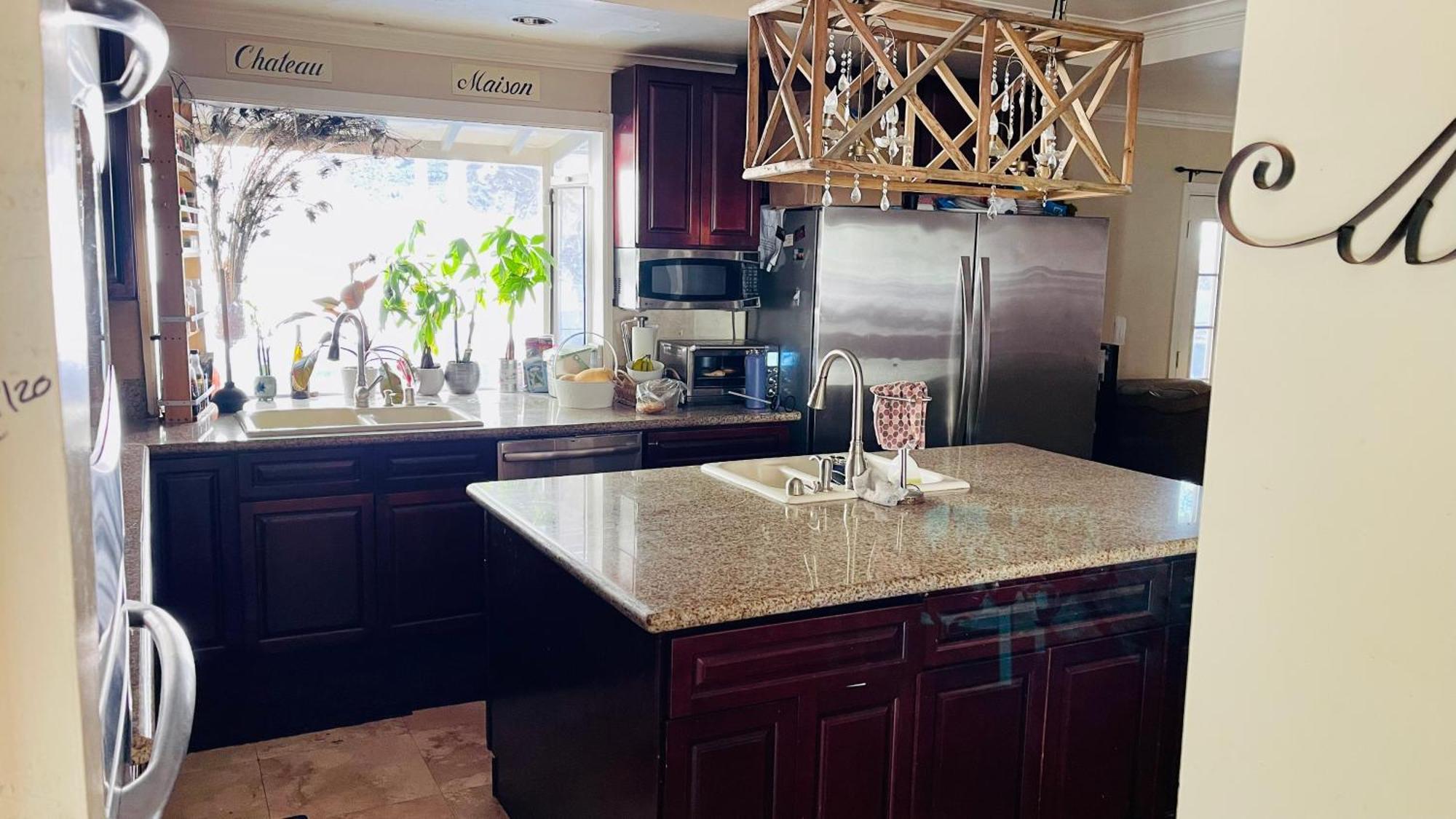 Encino Hills Private For Females Homestay Los Angeles