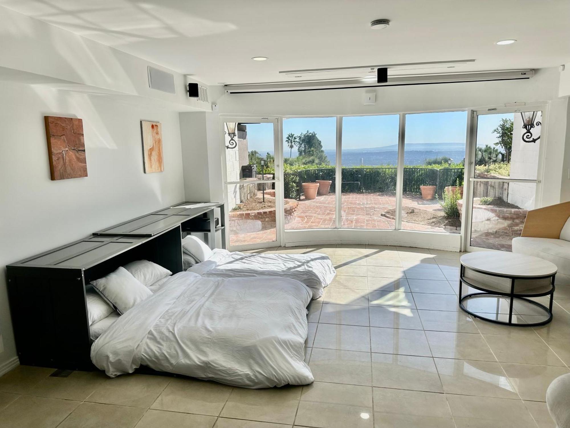 Le Chateau Villa Los Angeles