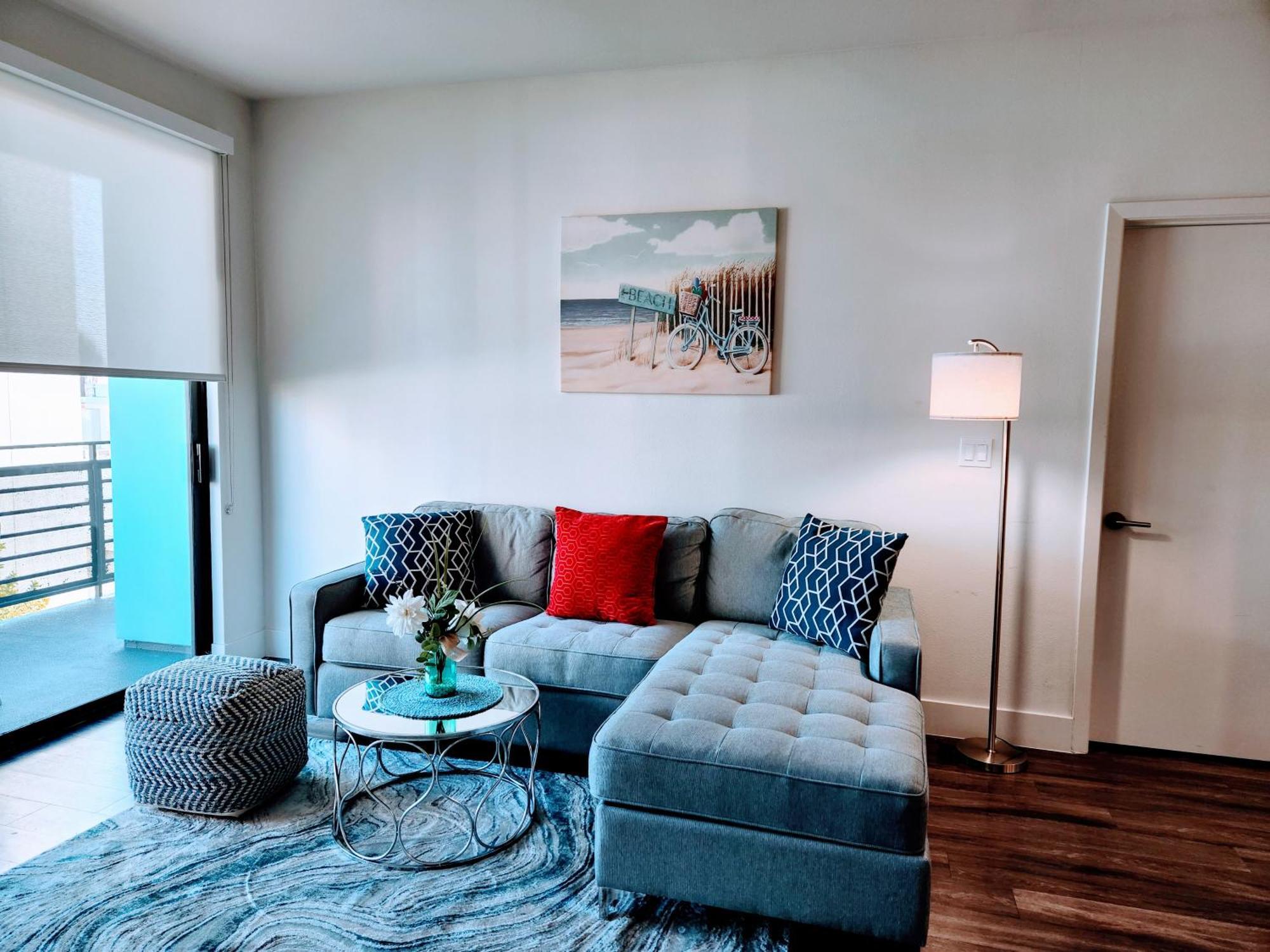Hollywood Panoramic Views, Pool, Gym & Free Parking! Apartment Los Angeles