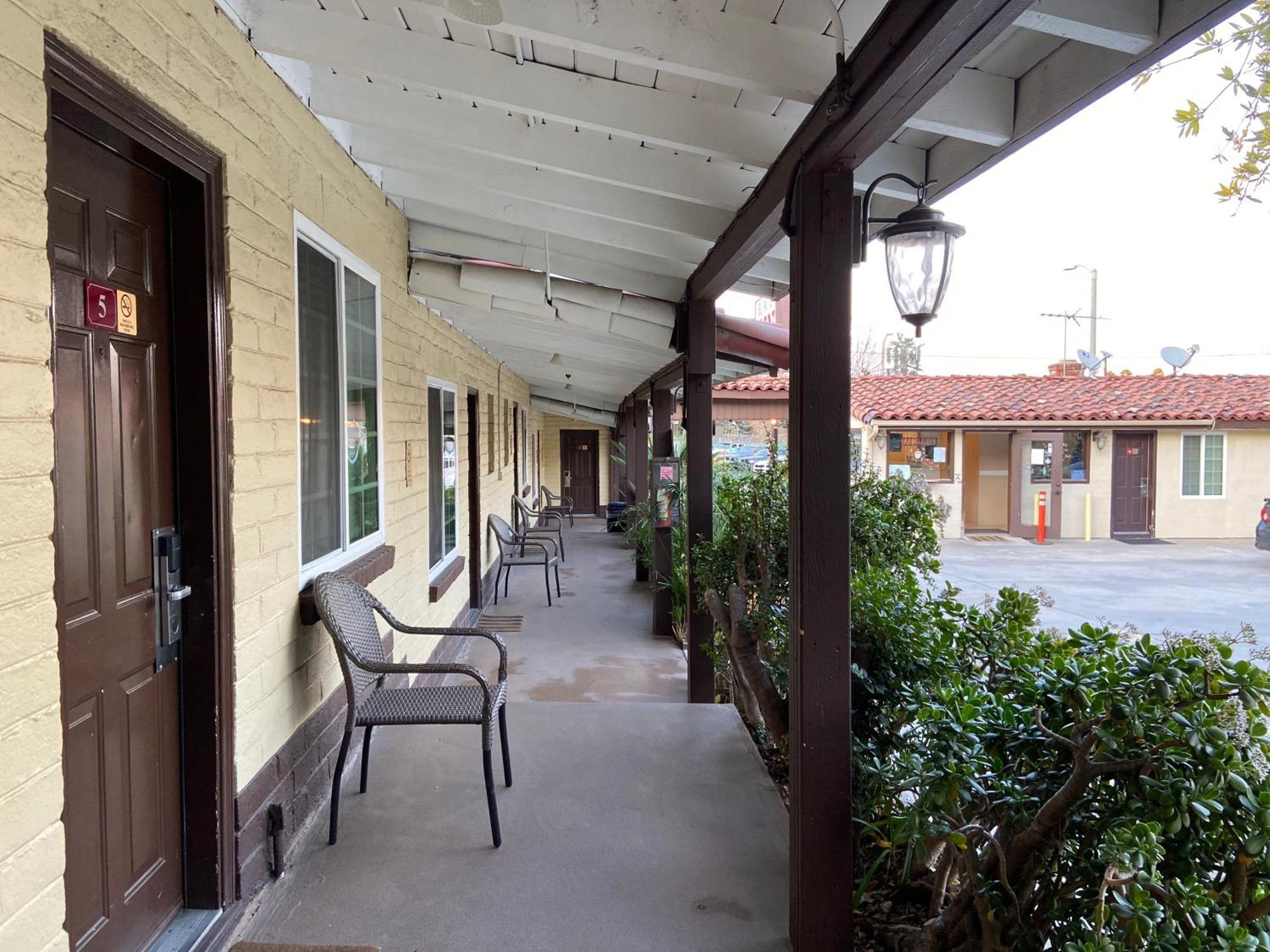 El Patio - Near Universal Hollywood Motel 2*