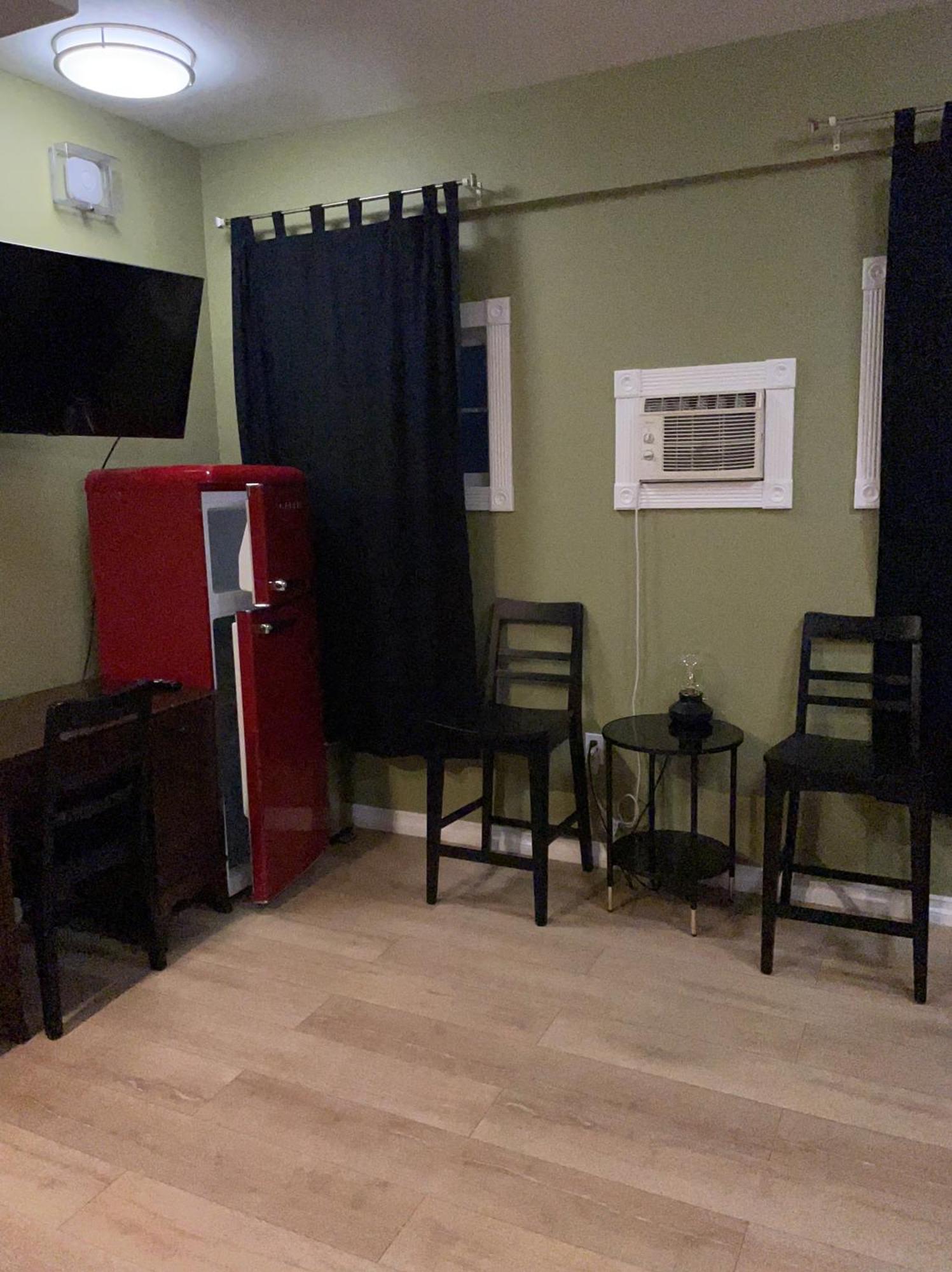 Private W/ Private Full Bathroom & Wifi & Ac & Shared Kitchen In Angeles