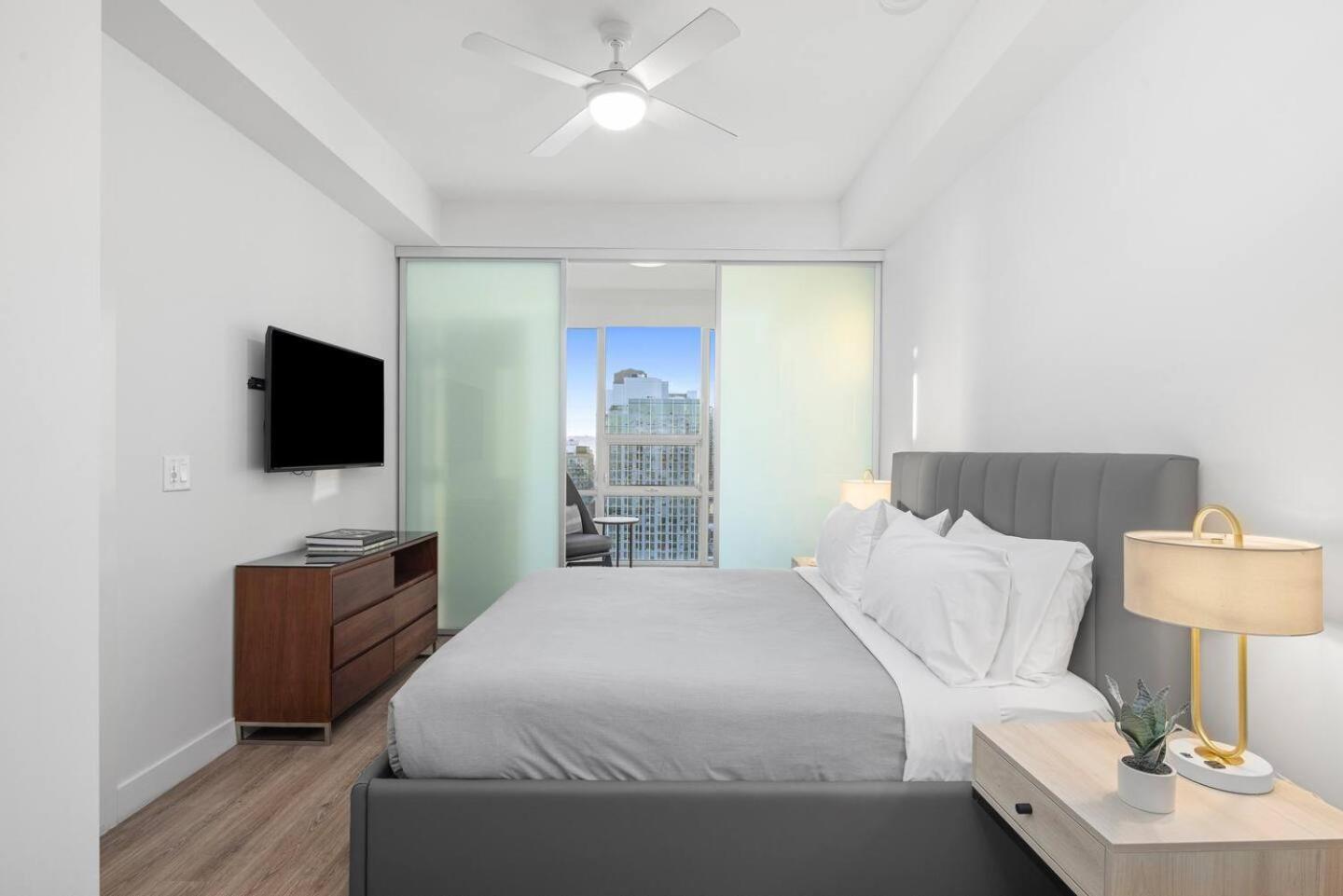 Hotel Level Downtown La South Olive *