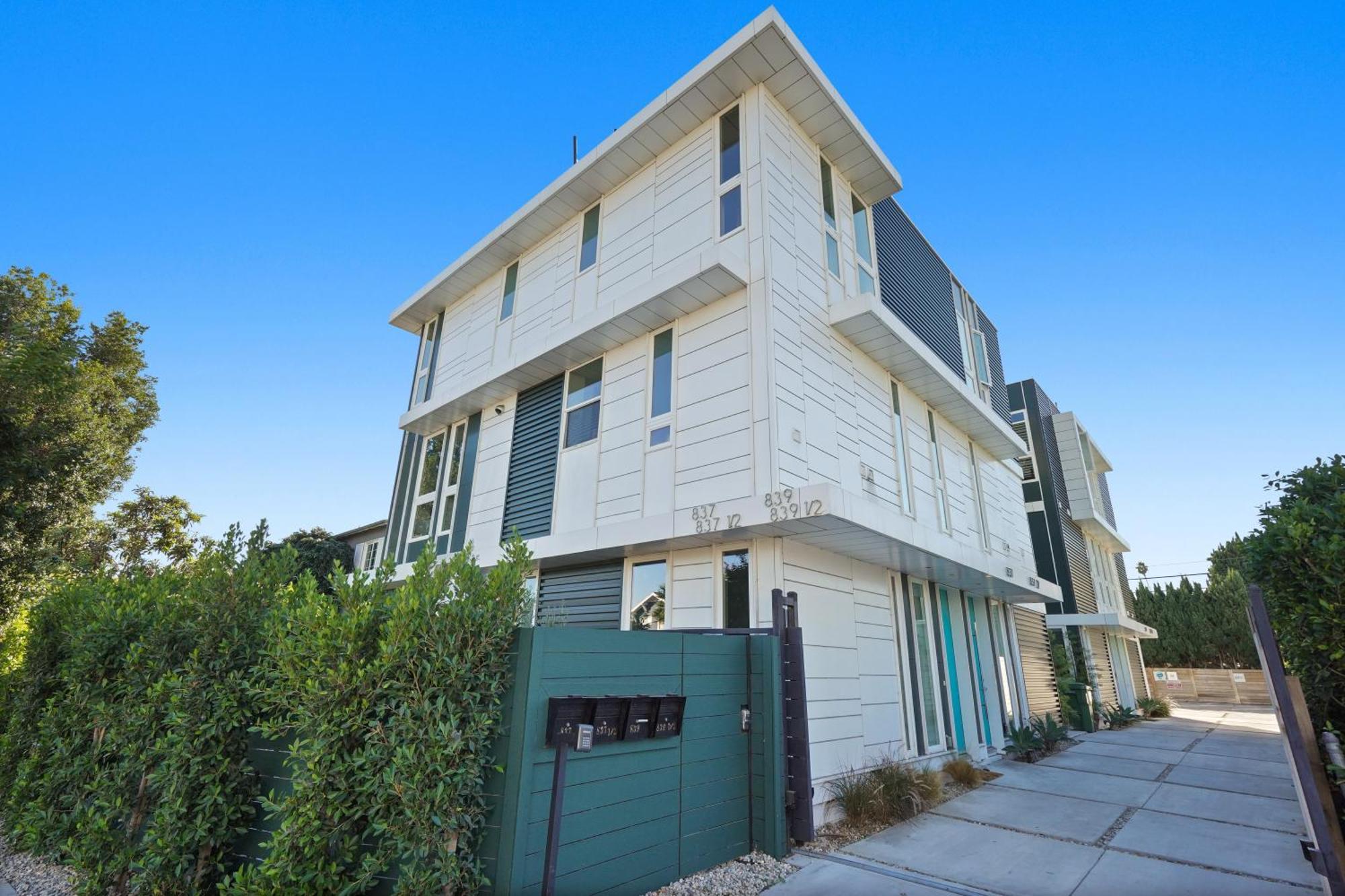 Eye-opening And Ultra-secure Luxury Hollywood Bed & Breakfast Los Angeles