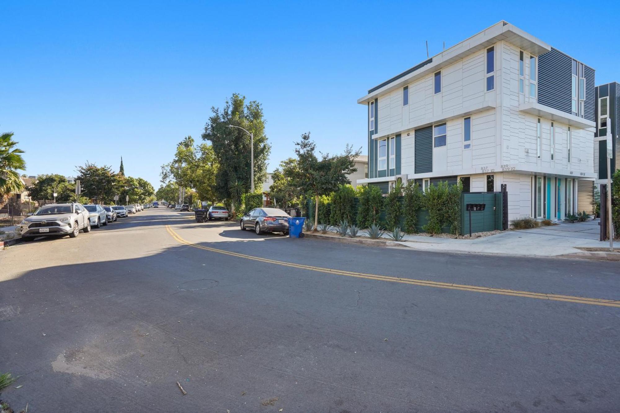 Eye-opening And Ultra-secure Luxury Hollywood *
