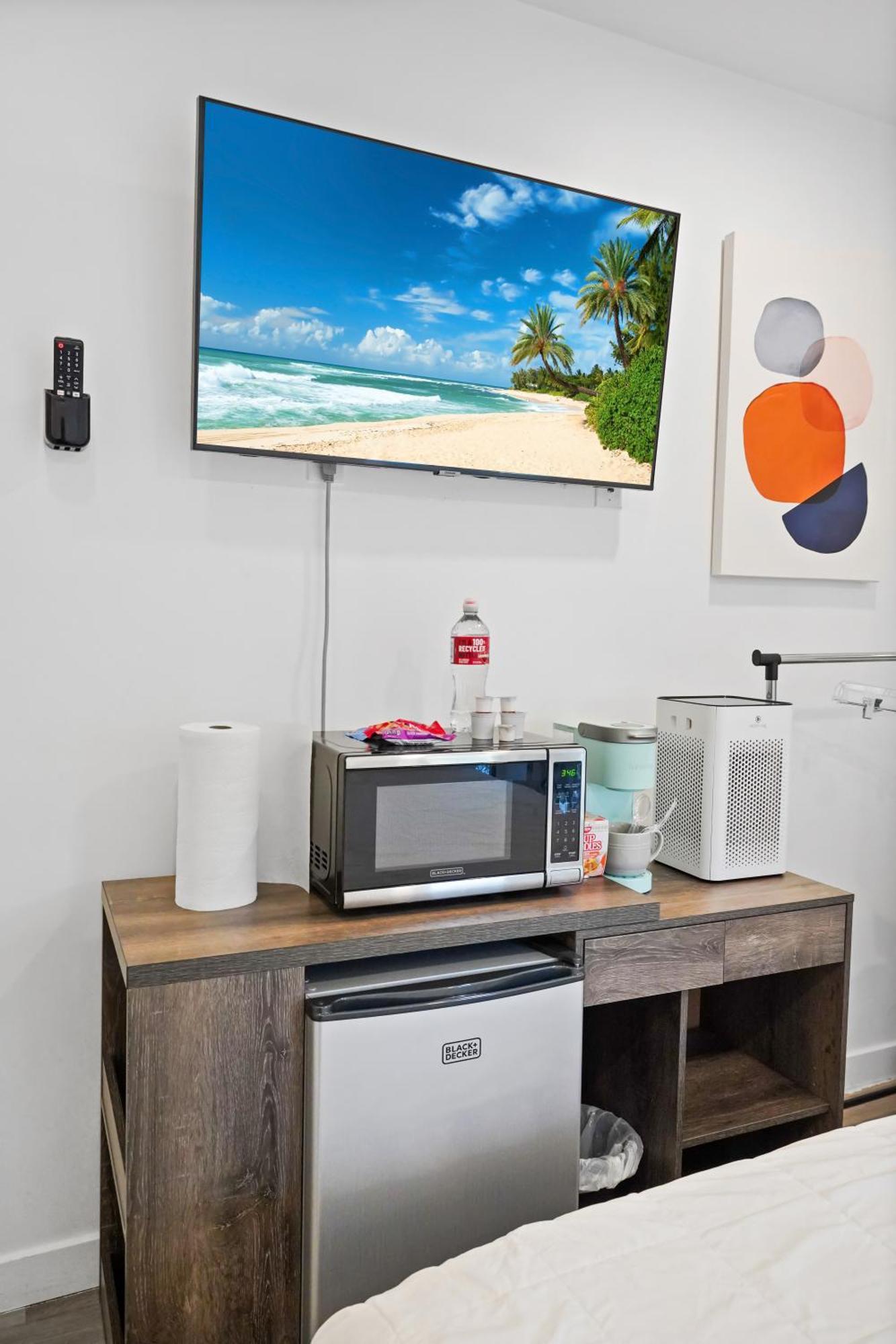 Bed & Breakfast Eye-opening And Ultra-secure Luxury Hollywood Los Angeles