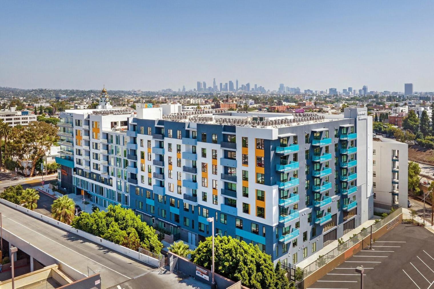 Hollywood 1br W Pool Gym Nr Coffee Shops Lax-1112 *