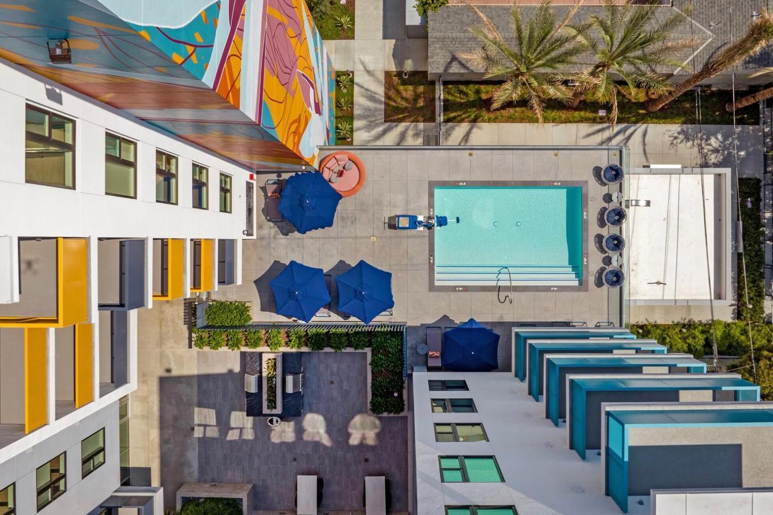 Hollywood 1br W Pool Gym Nr Coffee Shops Lax-1112 Apartment