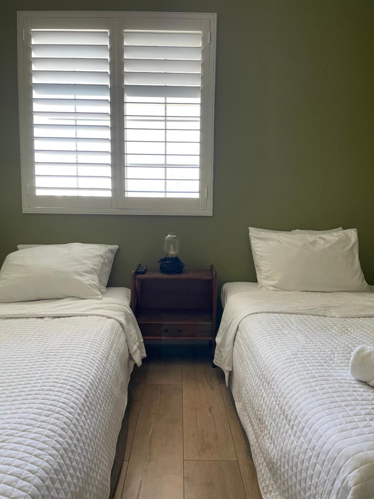 Hollywood View Private With Amenities Homestay