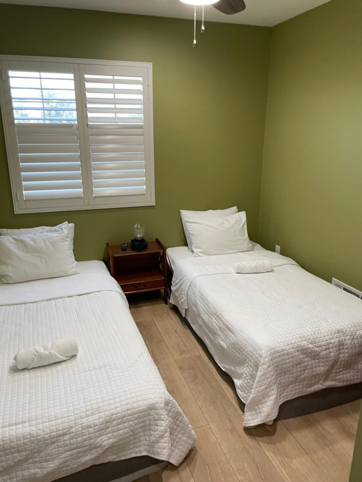 Hollywood View Private With Amenities