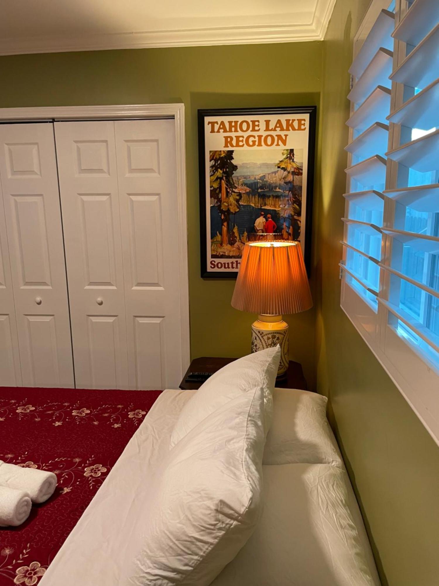 Private La Bedroom W Private Half-bathroom - Ac - Wifi - Private Fridge -smart Tv Hospedagem domiciliar
